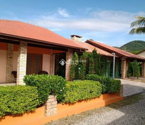 Casa no Bairro Armação do Pântano do Sul em Florianópolis com 4 Dormitórios (1 suíte) - 422621