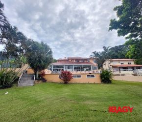 Casa no Bairro Cacupé em Florianópolis com 6 Dormitórios (3 suítes) e 848.48 m² - 121680