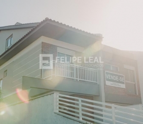 Casa no Bairro Campeche em Florianópolis com 3 Dormitórios (3 suítes) e 141 m² - 4626