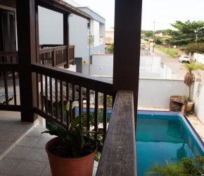 Casa no Bairro Campeche em Florianópolis com 5 Dormitórios (2 suítes) e 305 m² - CA001433