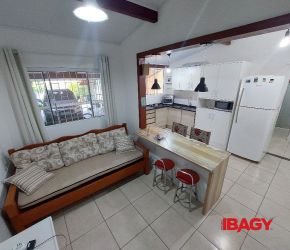 Casa no Bairro Campeche em Florianópolis com 1 Dormitórios e 40 m² - 119201