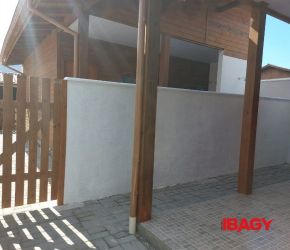 Casa no Bairro Campeche em Florianópolis com 1 Dormitórios e 40 m² - 122051