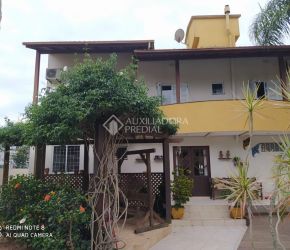 Casa no Bairro Campeche em Florianópolis com 3 Dormitórios (2 suítes) - 358748