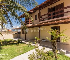 Casa no Bairro Campeche em Florianópolis com 4 Dormitórios (1 suíte) - 367319