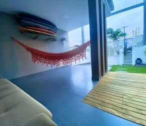 Casa no Bairro Campeche em Florianópolis com 4 Dormitórios (4 suítes) e 173 m² - 428421