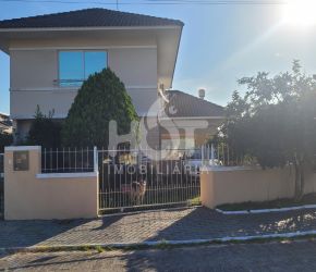 Casa no Bairro Campeche em Florianópolis com 2 Dormitórios (1 suíte) e 300 m² - 427661