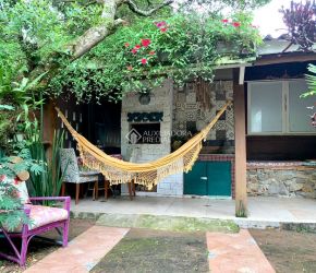 Casa no Bairro Campeche em Florianópolis com 3 Dormitórios (2 suítes) - 461823