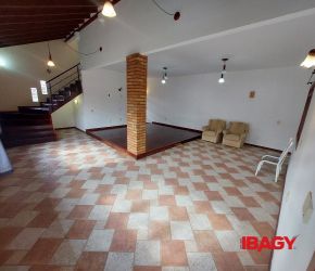 Casa no Bairro Campeche em Florianópolis com 2 Dormitórios (2 suítes) e 216 m² - 99504