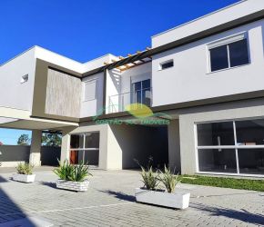 Casa no Bairro Campeche em Florianópolis com 3 Dormitórios (1 suíte) e 132.73 m² - CA0154_COSTAO