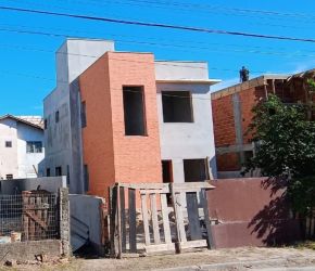 Casa no Bairro Campeche em Florianópolis com 3 Dormitórios (1 suíte) - 470135