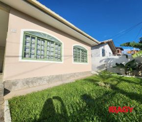 Casa no Bairro Campeche em Florianópolis com 3 Dormitórios e 120 m² - 123670