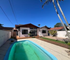 Casa no Bairro Campeche em Florianópolis com 3 Dormitórios (2 suítes) - 477227
