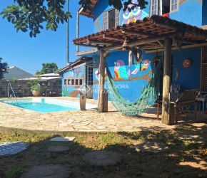 Casa no Bairro Campeche em Florianópolis com 3 Dormitórios - 477386