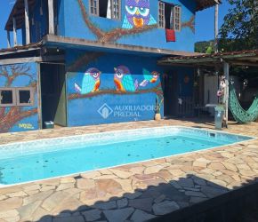 Casa no Bairro Campeche em Florianópolis com 3 Dormitórios - 477386