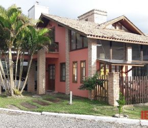 Casa no Bairro Campeche em Florianópolis com 2 Dormitórios (2 suítes) e 219.83 m² - 105954