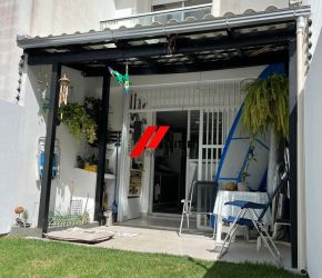 Casa no Bairro Canasvieiras em Florianópolis com 2 Dormitórios (2 suítes) e 100.19 m² - CA00478V