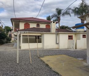 Casa no Bairro Canasvieiras em Florianópolis com 7 Dormitórios - 587653