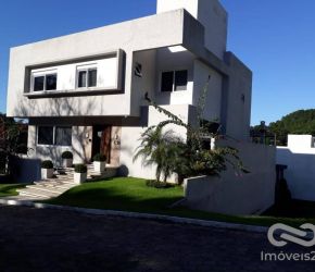 Casa no Bairro Canasvieiras em Florianópolis com 4 Dormitórios (3 suítes) e 370 m² - CA0124
