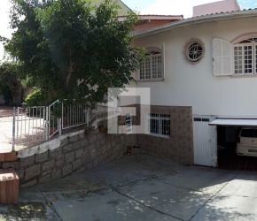 Casa no Bairro Capoeiras em Florianópolis com 4 Dormitórios (1 suíte) e 185 m² - 3354
