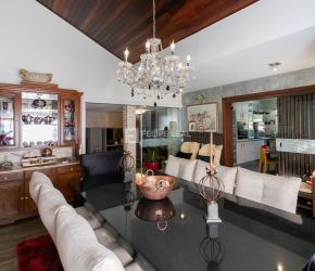 Casa no Bairro Carvoeira em Florianópolis com 6 Dormitórios (4 suítes) e 420 m² - 20093