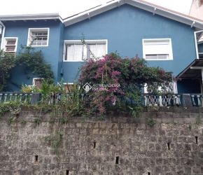 Casa no Bairro Centro em Florianópolis com 3 Dormitórios (1 suíte) - 393975