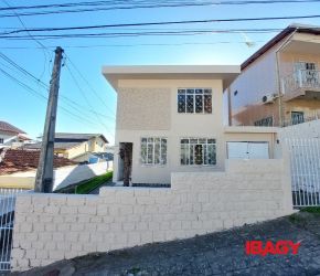 Casa no Bairro Centro em Florianópolis com 3 Dormitórios e 139.12 m² - 112804