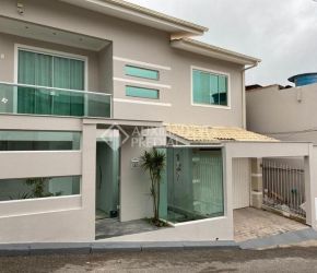 Casa no Bairro Coloninha em Florianópolis com 4 Dormitórios (1 suíte) - 369785