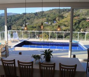 Casa no Bairro Córrego Grande em Florianópolis com 4 Dormitórios (4 suítes) - C27