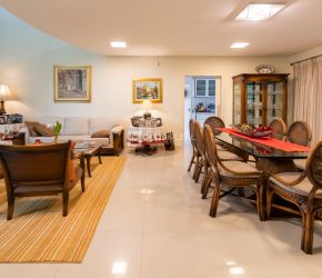 Casa no Bairro Córrego Grande em Florianópolis com 3 Dormitórios (3 suítes) e 342 m² - 20790