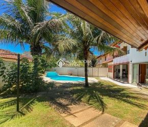 Casa no Bairro Córrego Grande em Florianópolis com 3 Dormitórios (3 suítes) - 408178