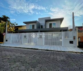 Casa no Bairro Córrego Grande em Florianópolis com 3 Dormitórios (3 suítes) - 467866