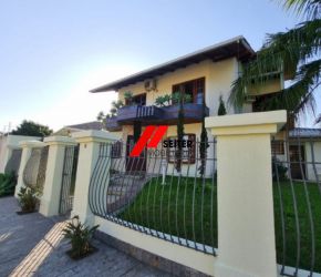 Casa no Bairro Córrego Grande em Florianópolis com 5 Dormitórios (2 suítes) e 320 m² - CA00392L