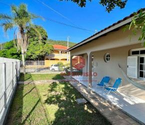 Casa no Bairro Daniela em Florianópolis com 4 Dormitórios (1 suíte) e 180 m² - CA0778