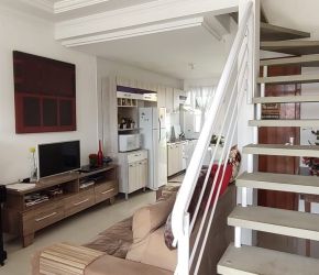 Casa no Bairro Ingleses em Florianópolis com 2 Dormitórios e 70 m² - SO0208