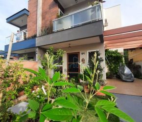 Casa no Bairro Ingleses em Florianópolis com 3 Dormitórios (1 suíte) e 138 m² - SO0443