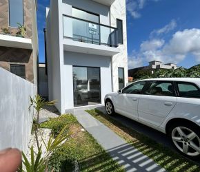 Casa no Bairro Ingleses em Florianópolis com 2 Dormitórios (2 suítes) e 82 m² - 748