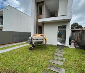 Casa no Bairro Ingleses em Florianópolis com 3 Dormitórios (1 suíte) e 97 m² - 212