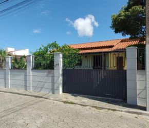 Casa no Bairro Ingleses em Florianópolis com 3 Dormitórios - 13201