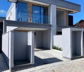 Casa no Bairro Ingleses em Florianópolis com 3 Dormitórios (3 suítes) e 120 m² - 956