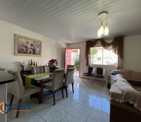 Casa no Bairro Ingleses em Florianópolis com 3 Dormitórios (1 suíte) e 444 m² - 834