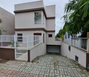 Casa no Bairro Ingleses em Florianópolis com 3 Dormitórios (1 suíte) e 216 m² - 966