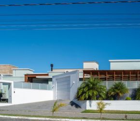 Casa no Bairro Ingleses em Florianópolis com 4 Dormitórios (2 suítes) - 455153