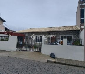 Casa no Bairro Ingleses em Florianópolis com 3 Dormitórios (1 suíte) - 462674