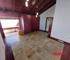 Casa no Bairro Ingleses em Florianópolis com 4 Dormitórios (1 suíte) e 275 m² - 123065