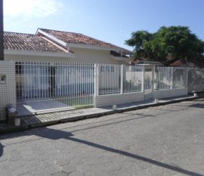 Casa no Bairro Ingleses em Florianópolis com 3 Dormitórios (1 suíte) e 180 m² - 35711927