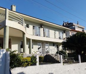 Casa no Bairro Ingleses em Florianópolis com 5 Dormitórios (2 suítes) e 380 m² - SO0176