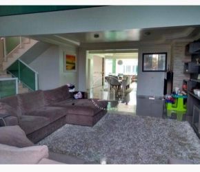 Casa no Bairro Ingleses em Florianópolis com 4 Dormitórios (4 suítes) e 379 m² - CA3950
