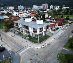 Casa no Bairro Itacorubí em Florianópolis com 3 Dormitórios (3 suítes) - 422496