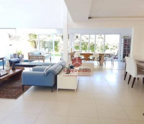 Casa no Bairro Jurerê em Florianópolis com 3 Dormitórios (3 suítes) e 368 m² - CA0772