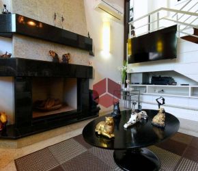 Casa no Bairro Jurerê Internacional em Florianópolis com 4 Dormitórios (4 suítes) e 310 m² - CA0619
